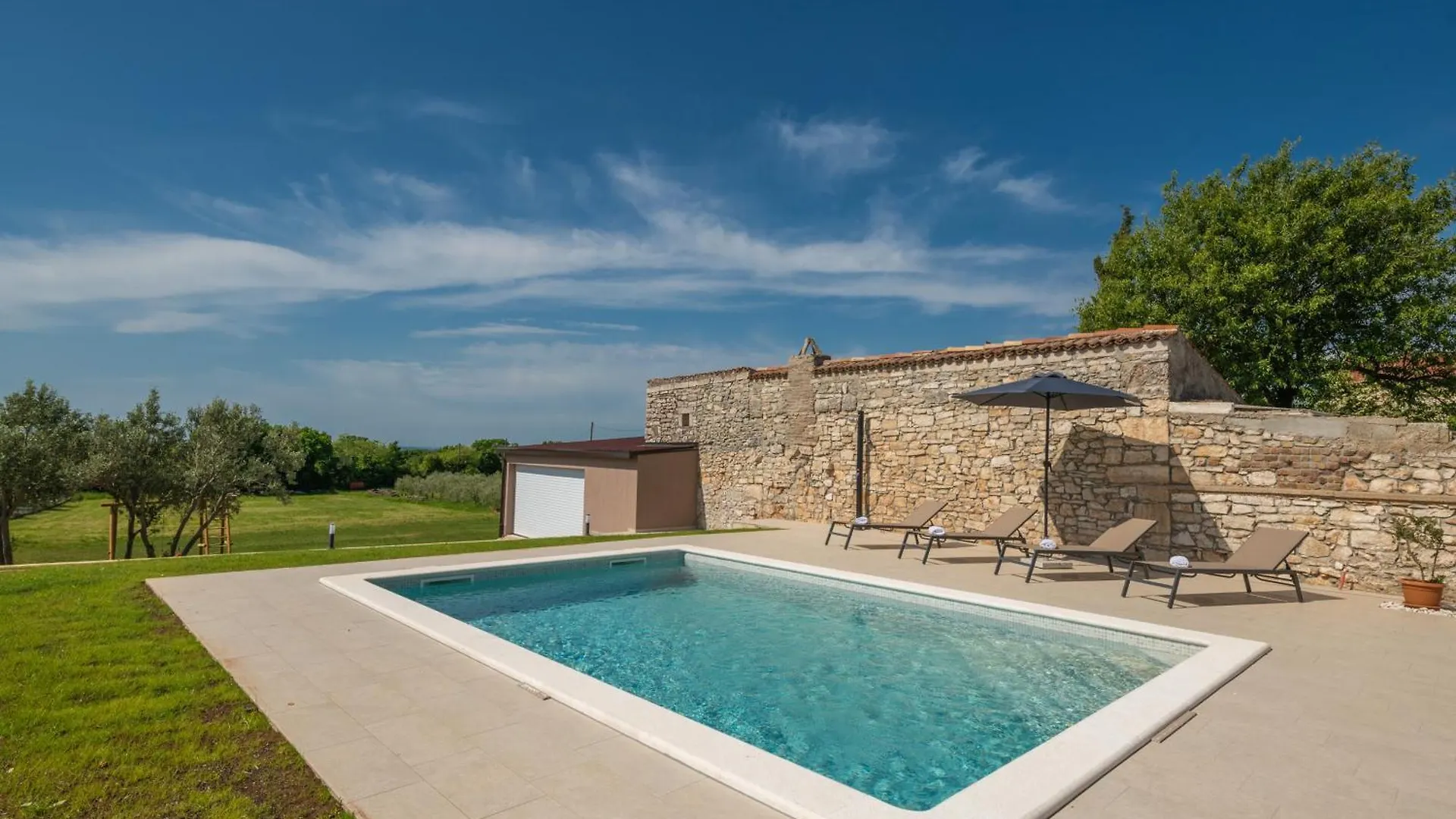 House Ester 1855 Valtura 0*,  Croatia